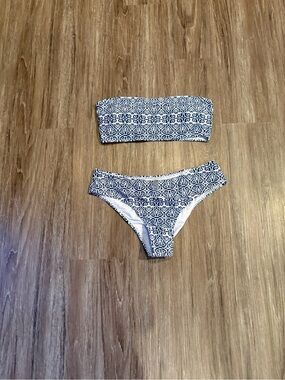 NWOT Blue Pattern Bandeau Bikini Set - Women Swim